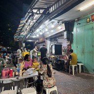 ยินดี นู้ดเดิ้ล วรจักร