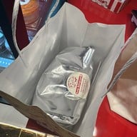 ร้านเนียแอนด์อีวาน เอ็มโพเรียม