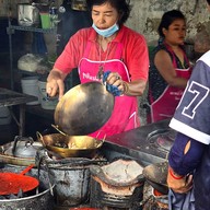 ก๋วยเตี๋ยวคั่วไก่ป้าเพียร