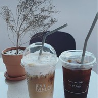 Tab white ร้านกาแฟ TAB WHITE ปราจีนบุรี