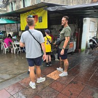 ก๋วยเตี๋ยวคั่วไก่ป้าเพียร