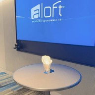 w xyz bar โรงแรม อลอฟท์