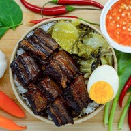 Kitchen Nee สามชั้นตุ๋นผักกาดดอง เมืองทอง