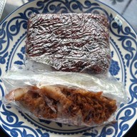 หมูทอดกระเทียม (ท้ายตลาดถนอมมิตร)