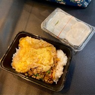 ตามสั่งกระเพราข้าวบึ้ม-เสือน้อยหมูกระทะ กล้วยน้ำไท