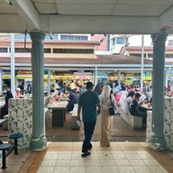 Kompleks Makanan Medan Renong Padang Kota Lama