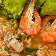 นโมข้าวมันไก่ก๋วยเตี๋ยวไก่
