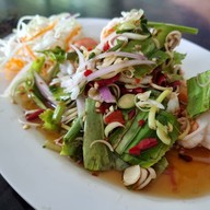 สเต็กน้องภูชิ