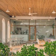 Whalecome cafe X Kallapangha -