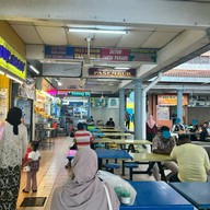 Kompleks Makanan Medan Renong Padang Kota Lama