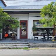 หน้าร้าน HuddleHouseCoff Songkhla