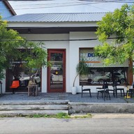 หน้าร้าน HuddleHouseCoff Songkhla