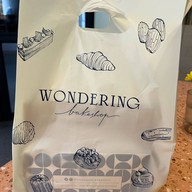 Wondering Cafe & Bakeshop HQ ถนนนางลิ้นจี่