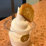 Wondering Cafe & Bakeshop HQ ถนนนางลิ้นจี่