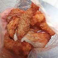 หมูทอด ซอยลือชา