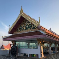 วัดเกาะลอย