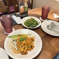 ParaThai Queensbay Mall