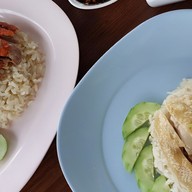 ข้าวมันไก่แม่จินดา ศรีสุนทร