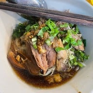 ชาม ก๋วยเตี๋ยวขาหมูเมืองทอง เมืองทองธานี