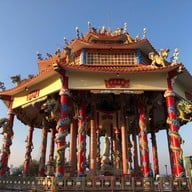 วัดเกาะลอย