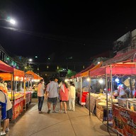 ถนนคนเดินสะเร็นมาร์เก็ต