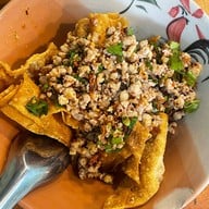 ชาม ก๋วยเตี๋ยวขาหมูเมืองทอง เมืองทองธานี