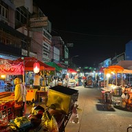 ถนนคนเดินสะเร็นมาร์เก็ต