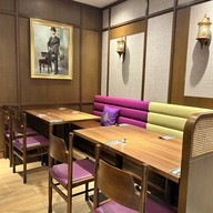 ParaThai Queensbay Mall