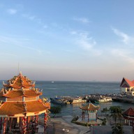 วัดเกาะลอย