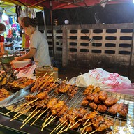 ถนนคนเดินสะเร็นมาร์เก็ต