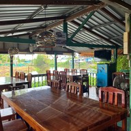 ร้านอาหารลุงดำ องครักษ์