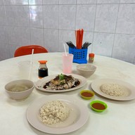 Goh Thew Chik Hainan Chicken Rice