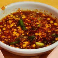 เมนูของร้าน เจ๊แดงสามย่าน ส้มตำ คอหมูย่าง เค วิลเลจ