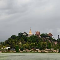 เกาะลอย ศรีราชา