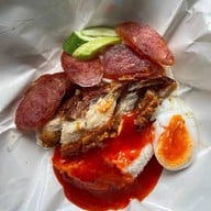 เมนูของร้าน ธานี ข้าวหมูแดง - หมูกรอบ อารีย์