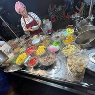 เช็งซิมอี้ แป้งกลมอารมณ์ดี ตรอกโรงหมู