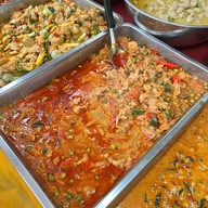 ร้านแกงเขียวหวานลูกชิ้นปลากราย