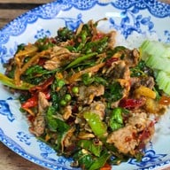 ครัวสิงฆ์กาญ อาหารป่า (นัสต้มไส้เนื้อ)