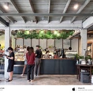 Piccolo Vicolo Cafe ราชเทวี