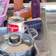 ร้านป้าแดง