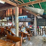 เมนูของร้าน ก๋วยจั๊บคุณติ๊ก