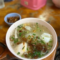 เมนูของร้าน ก๋วยจั๊บคุณติ๊ก