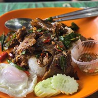 เจ๊ติ๋ม เนื้อต้มบ้านสิงห์