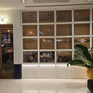หน้าร้าน Lon Lon Local Diner ลอนลอน โลคอลไดเนอร์