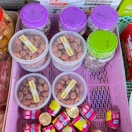 ร้านป้าแดง