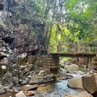 อุทยานแห่งชาติน้ำตกพลิ้ว