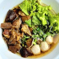 ก๋วยเตี๋ยวหมูตุ๋น ครัวบ้านสิริสาลี