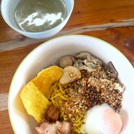 ก๋วยเตี๋ยวทางโค้ง