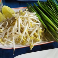ผัดไทหน้าปั้มเซลล์