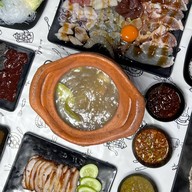 ลาบเป็ดอุบล ม.มหิดล หน้าธนาคารกรุงเทพ